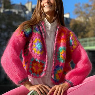 Damen Strickjacke mit buntem Granny-Quadrat-Design und luftigen Ärmeln WW