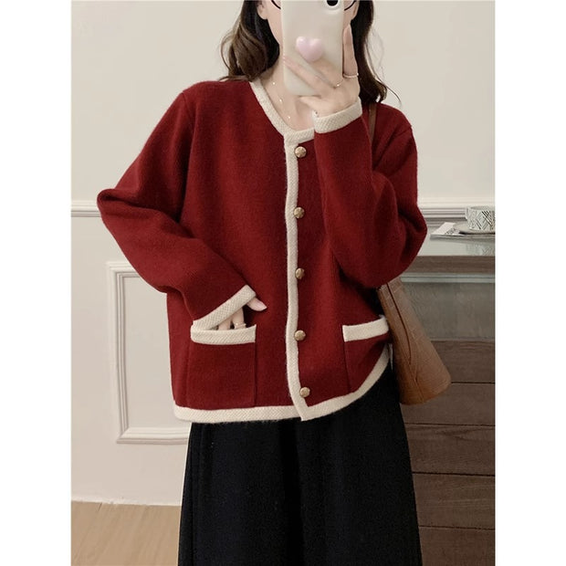 Damen Strickjacke mit einzigartigem Knopfdetail und Kontrastdesign WW