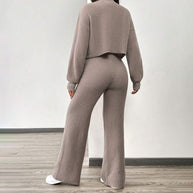 Damen Set aus weichem Strick mit lässiger Hose und Crop-Cardigan WW