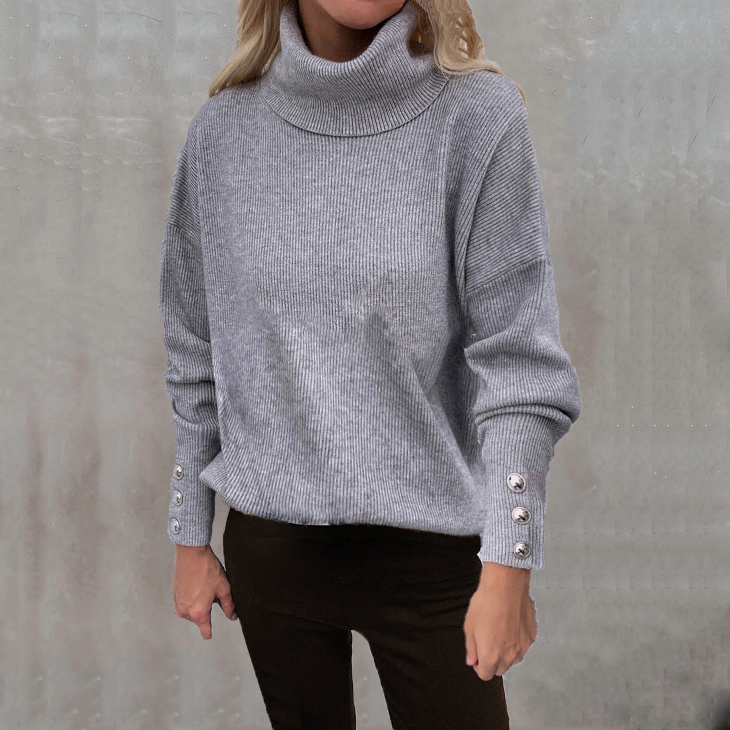 Damen Rollkragenpullover mit gestreiftem Design und dekorativen Knöpfen WW
