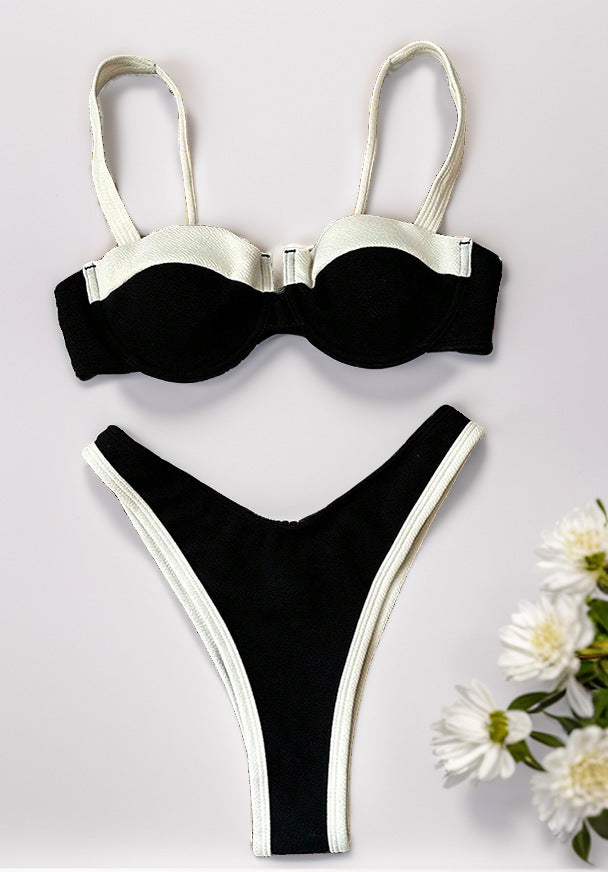 Damen Bikini-Set mit strukturiertem Oberteil und verstellbaren Trägern WW