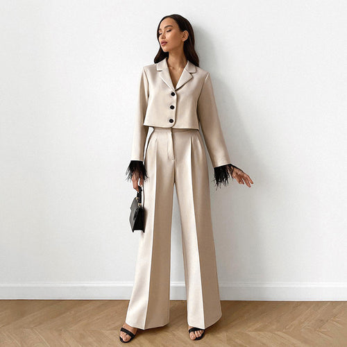 Damen schickes Anzug-Set mit eleganten Federn an den Ärmeln und hohem Bund WW