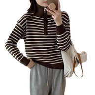Damen Strickpullover mit kurzem Reißverschluss und modischem Streifenmuster WW