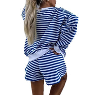 Damen Sportliches Streifenoberteil mit kurzen Shorts WW
