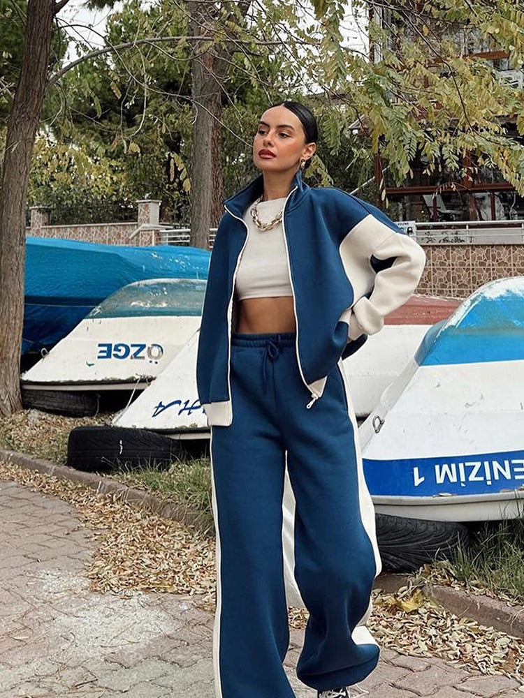 Damen Sportliches Sweatsuit mit kontrastierenden Einsätzen und hohem Kragen WW