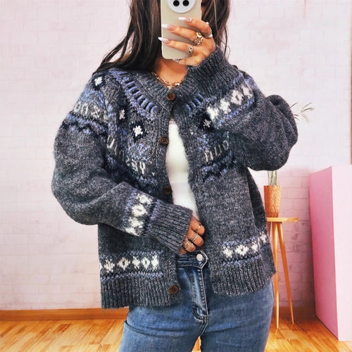 Damen Strickjacke mit buntem nordischen Muster und hochwertigen Holzknöpfen WW