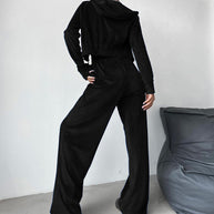 Damen Sportliches Freizeit-Set mit lässiger Kapuzenjacke und weit geschnittenen Hosen WW