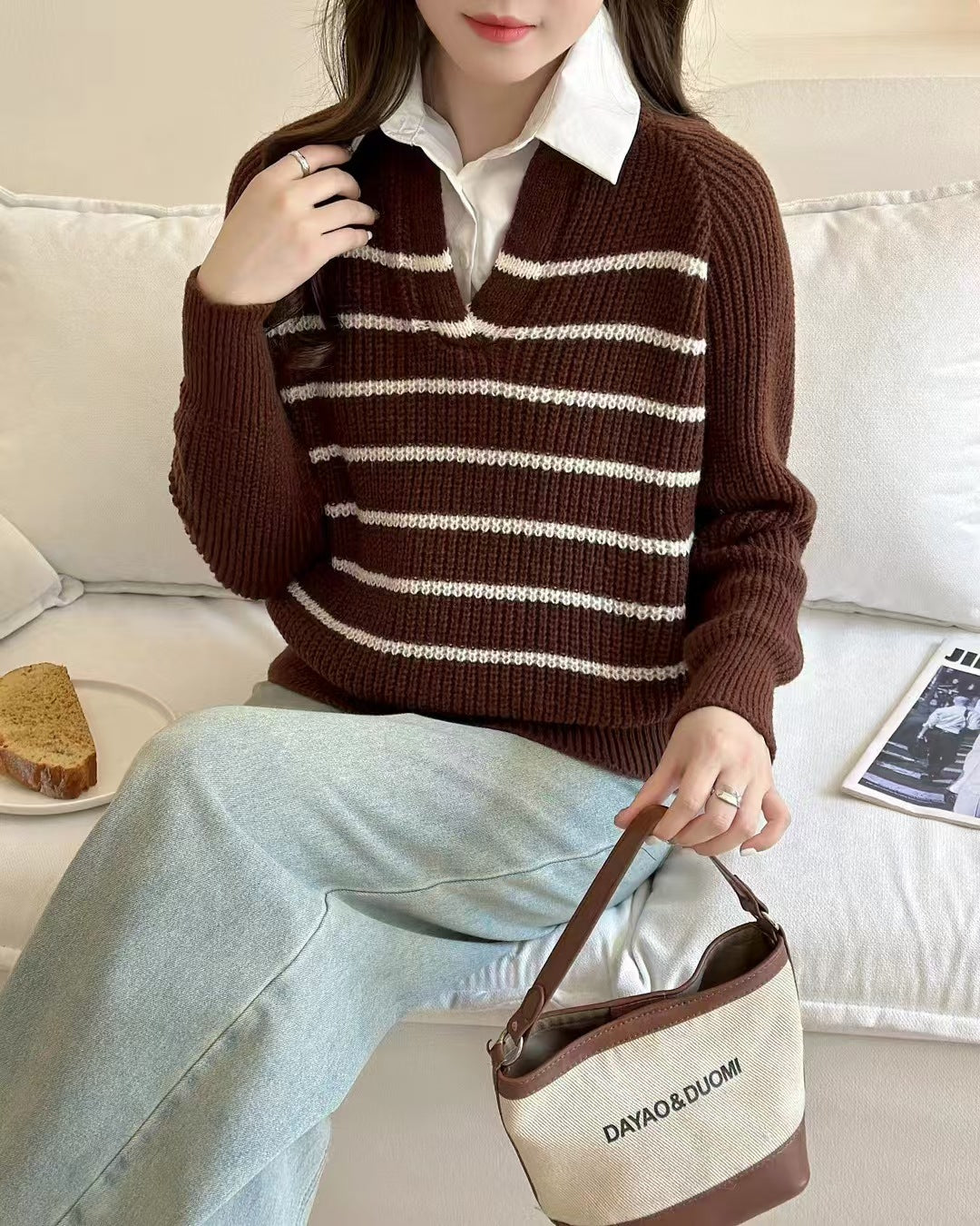 Damen Strickpullover mit V-Ausschnitt und gestreiftem Design WW