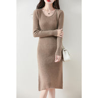 Damen Strickkleid mit feiner Rippstruktur und tailliertem Schnitt WW
