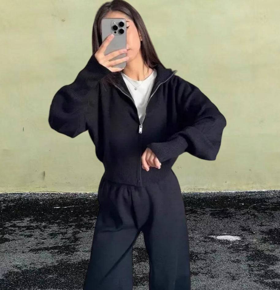 Damen Sportlicher Strickpullover mit hohem Kragen und Reißverschluss WW