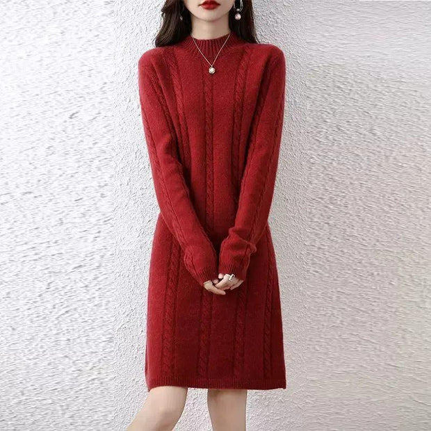 Damen Strickkleid mit elegantem Zopfdesign und hohem Kragen WW
