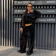 Damen sportliches Set mit cropped Jacke und weiten Hosen WW