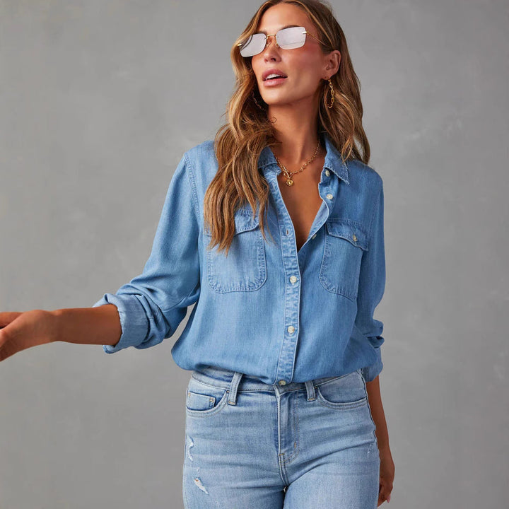Damen Denim-Hemd mit umschlagbaren Ärmeln und zwei Brusttaschen W&W Mode