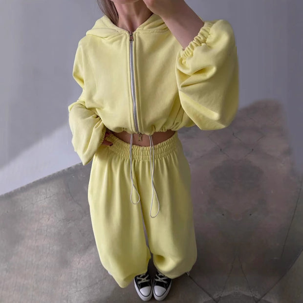 Damen sportliches Zweiteiler-Set mit cropped Kapuzenpullover und weitem Hosen WW