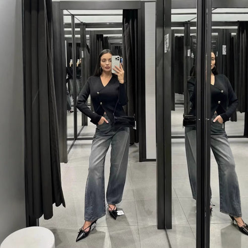 Damen angenehm weicher Strickpullover mit elegantem V-Ausschnitt und maritimen Knopfdetails WW