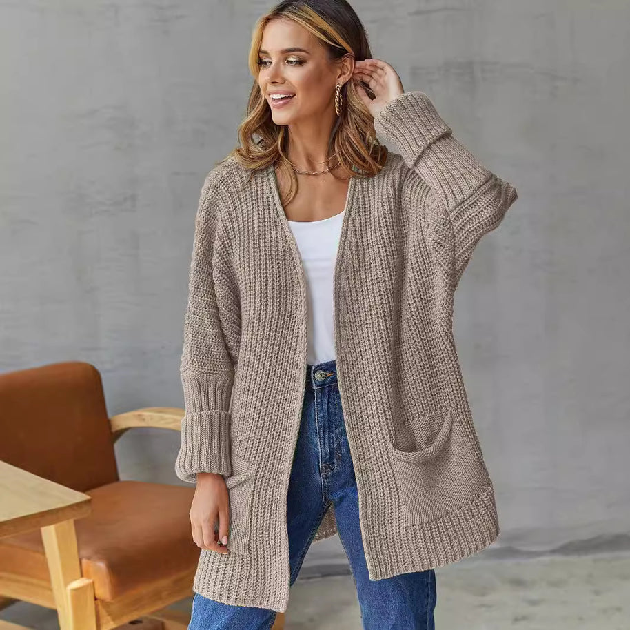Damen Strickjacke mit tiefem V-Ausschnitt und praktischen Taschen WW