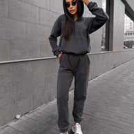 Damen Sportlicher Kapuzenpullover mit bequemen Jogginghosen WW