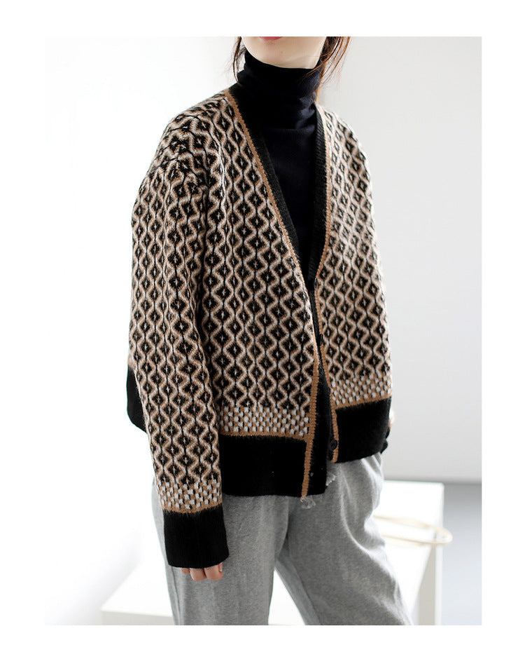 Damen Strickjacke mit geometrischem Design und Knopfverschluss WW