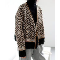 Damen Strickjacke mit geometrischem Design und Knopfverschluss WW