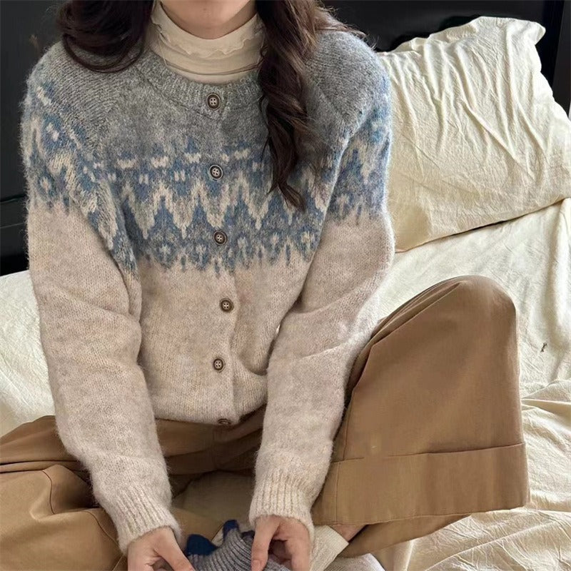 Damen Strickcardigan mit traditionellem Muster und Knopfdetails WW