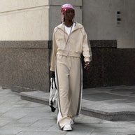 Damen Sportliche Kapuzenjacke mit modernem Schnitt und Kontrastdetails WW