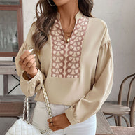 Damen Bluse mit elegantem besticktem Ausschnitt WW