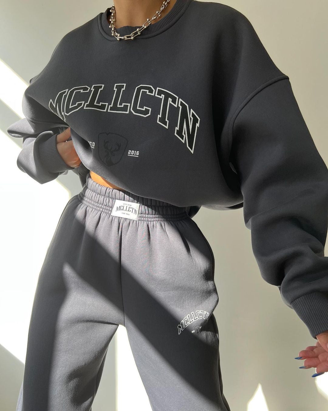 Damen Sportliches Set mit hochwertigem Sweatshirt und bequemen Jogginghosen WW