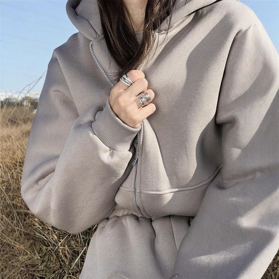 Damen sportliches und lässiges Set aus cropped Hoodie und weiter Jogginghose WW