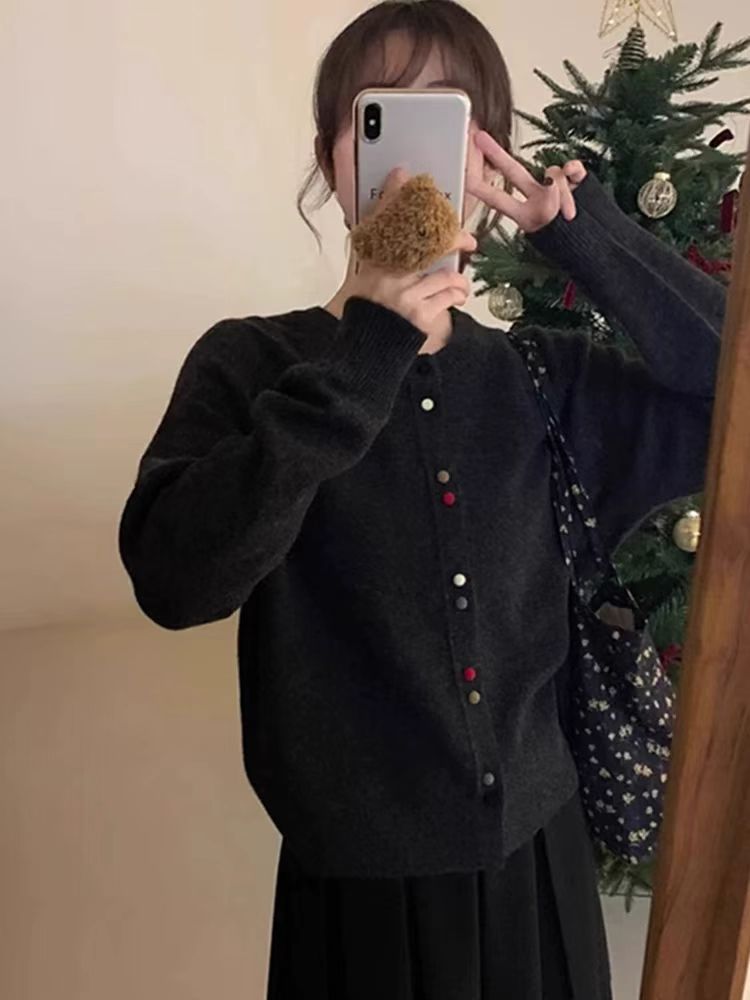 Damen Strickjacke mit dekorativen Knopfakzenten und weichem Material WW