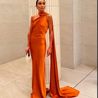 Damen Maxikleid mit asymmetrischem Schnitt und fließendem Stoff WW