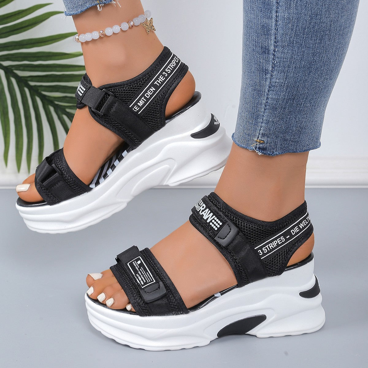Damen Sportliche Sandalen mit innovativer Dämpfung und verstellbaren Riemen WW