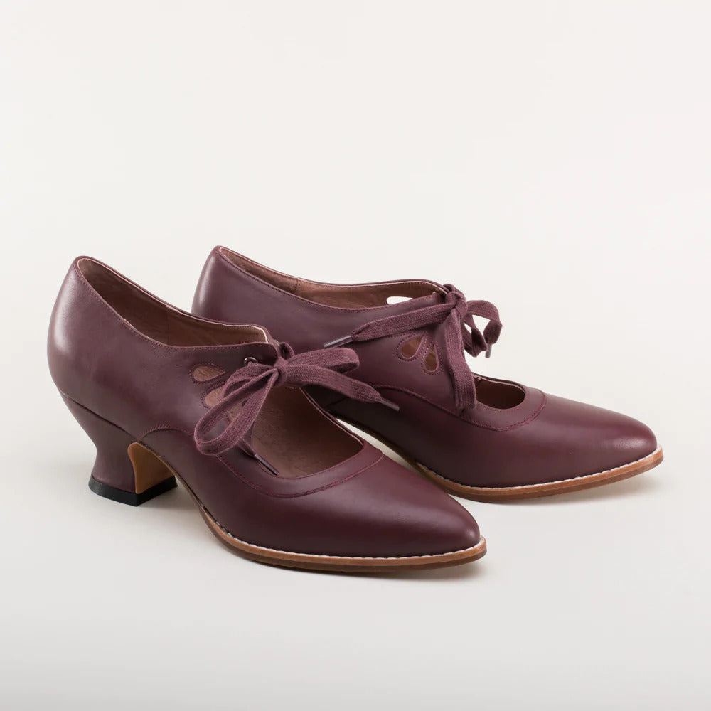Damen elegante High Heels mit verspieltem Schnür-Design und komfortablem Blockabsatz WW