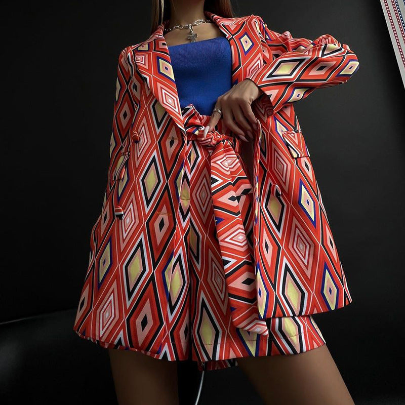 Damen Blazer und Shorts Set mit geometrischem Muster und taillierbarem Gürtel WW