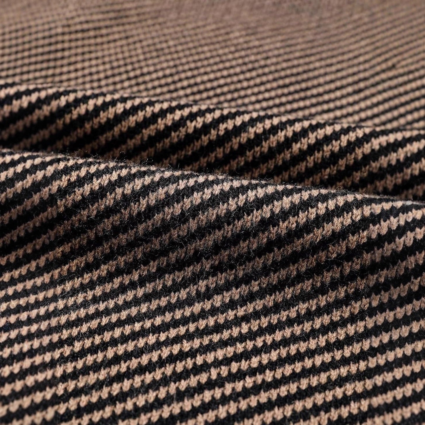 Damen Strickjacke mit modischem Muster und praktischen Taschen WW