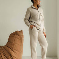 Damen sportlicher Fleece-Kapuzenpullover mit Reißverschluss und praktischen Taschen WW