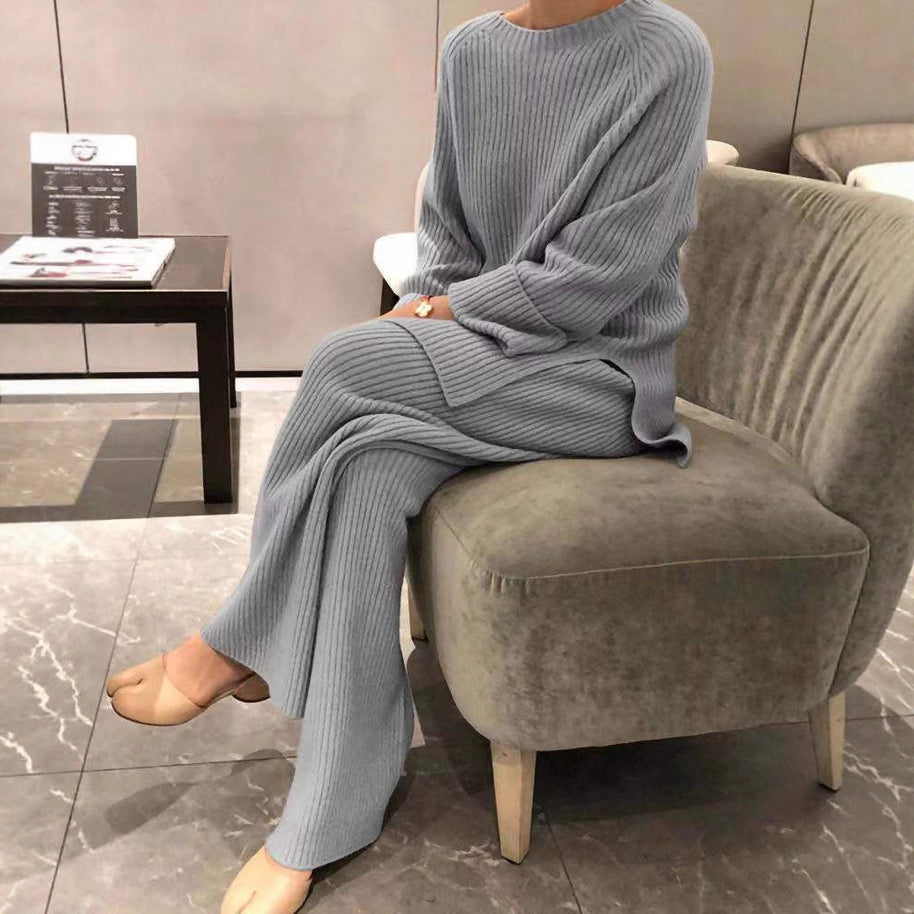 Damen Strickanzug mit weichem Rippenmuster und weitem Schnitt WW