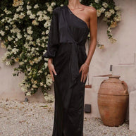 WW | Maxikleid aus Satin mit Einer Schulte