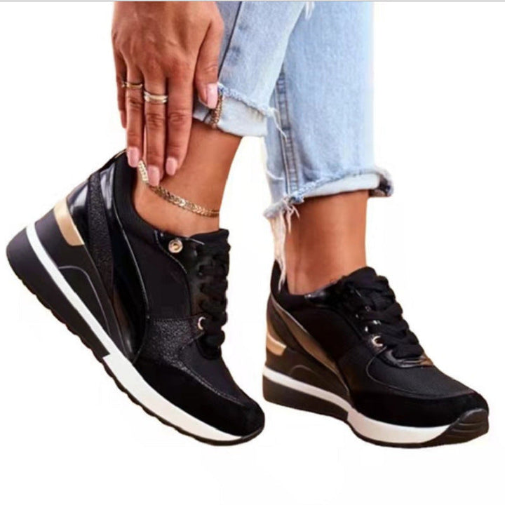 Damen Modische Sneaker mit edlem Metallic-Detail und sportlicher Sohle W&W Mode