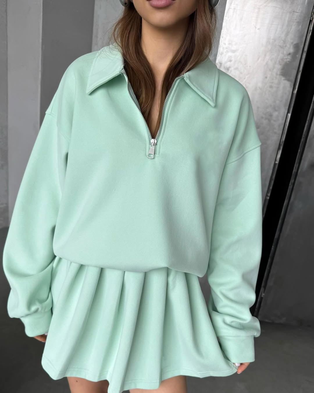 Damen sportlicher Pullover mit Reißverschluss WW