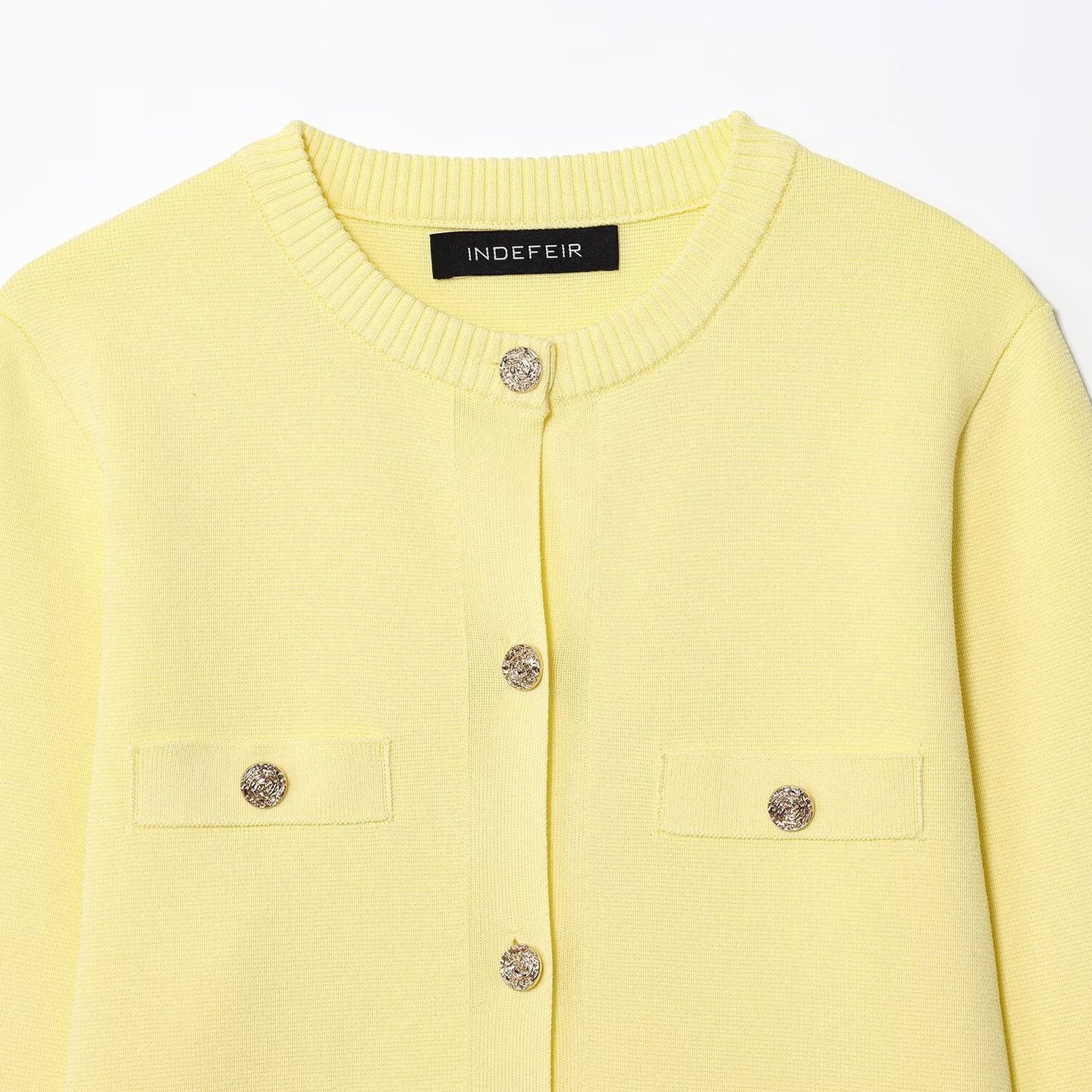 Damen Strickjacke mit elegantem Knopfdesign und praktischen Taschen WW