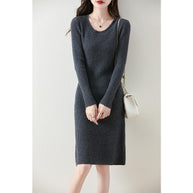 Damen Strickkleid mit feiner Rippstruktur und tailliertem Schnitt WW