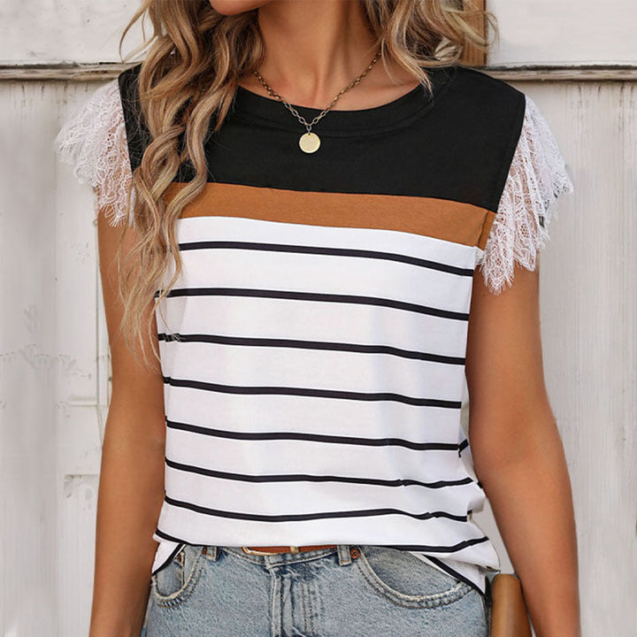 Damen T-Shirt mit elegantem Spitzenbesatz und gestreiftem Design W&W Mode