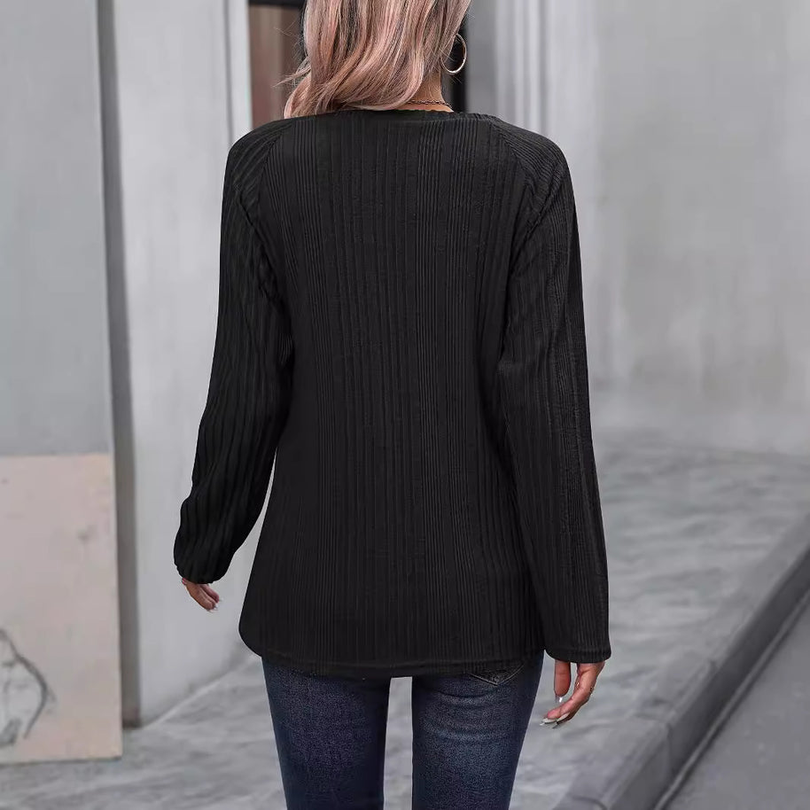 Damen Strickoberteil mit modischem Rippendesign und dekorativen Knopfdetails WW