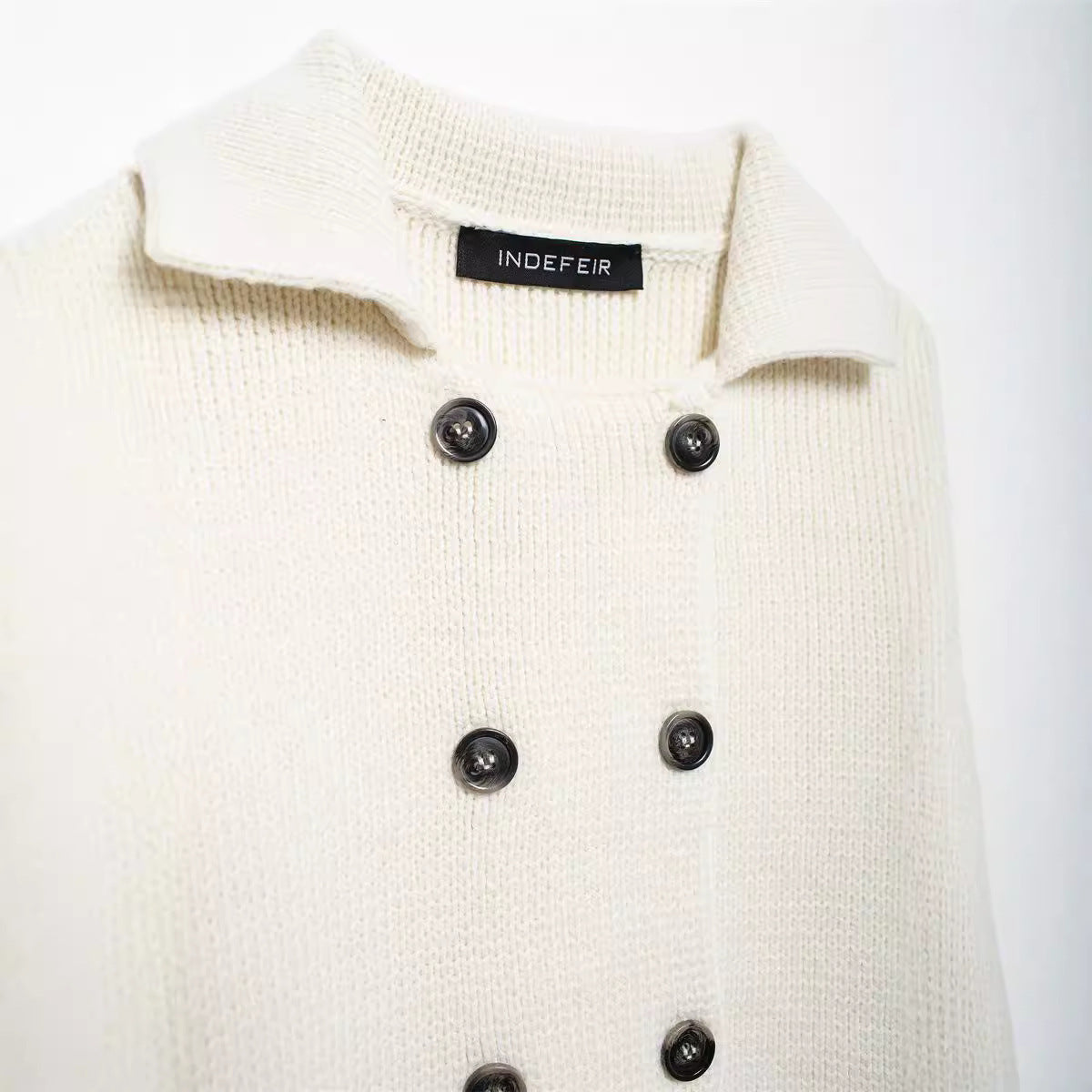 Damen Strickjacke mit doppelter Knopfreihe und praktischen Taschen WW