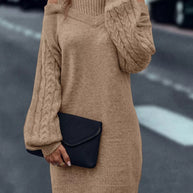 Damen Strickkleid mit hochgeschlossenem Kragen und offener Schulterpartie WW