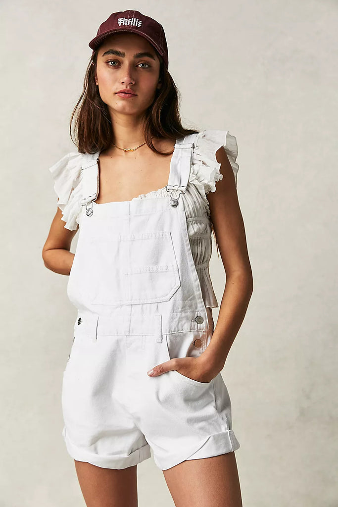 Damen Latz-Shorts aus Denim mit praktischen Taschen und modischem Design WW