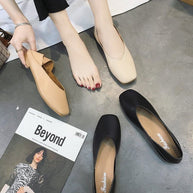 Damen Ballerinas mit zeitlosem V-Ausschnitt und flexibler Sohle W&W