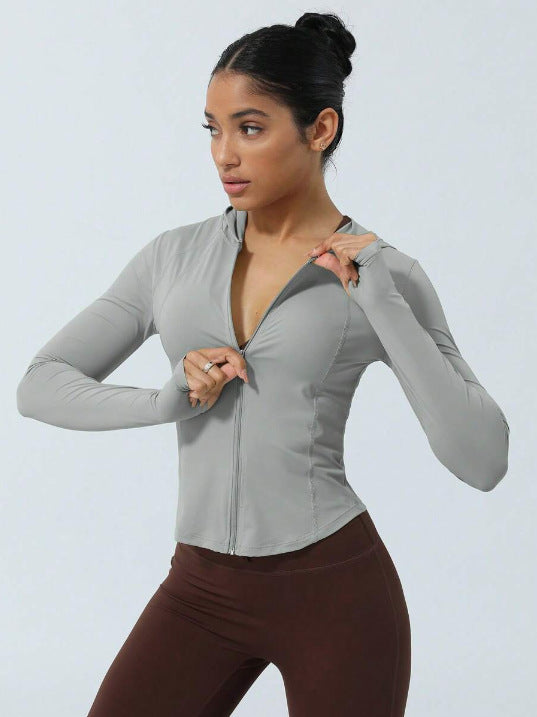 Damen Sportjacke mit praktischen Daumenlöchern und athletischem Schnitt WW