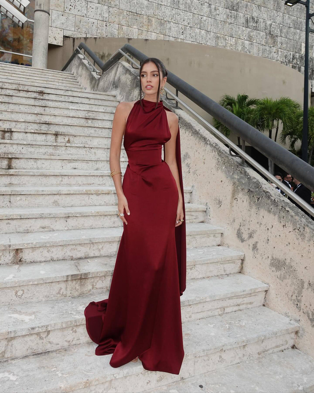 W&W Mode | Offene Rücken Satin Halter Kleid