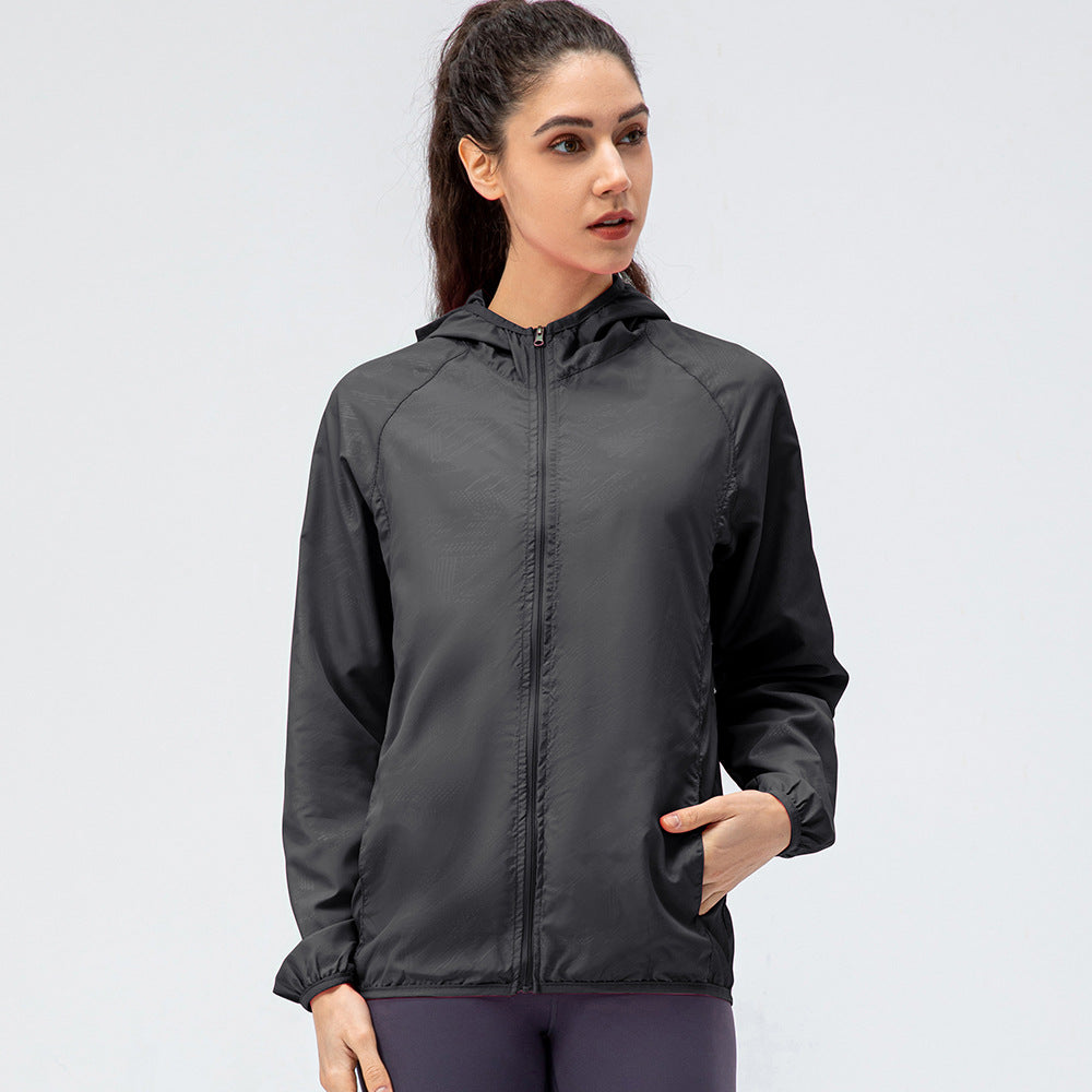 Damen Leichte Sportjacke mit Kapuze und atmungsaktiven Eigenschaften WW